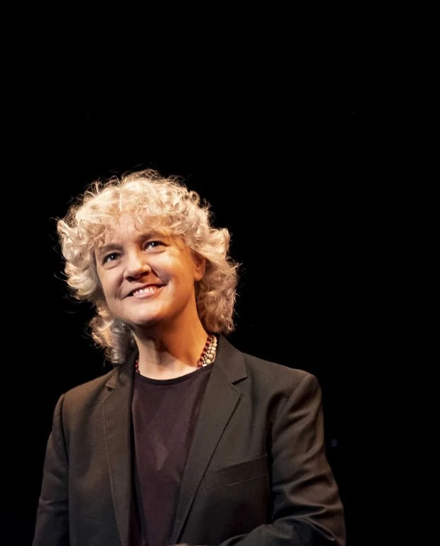 MAYTE MARTÍN Arqueología de lo puro
